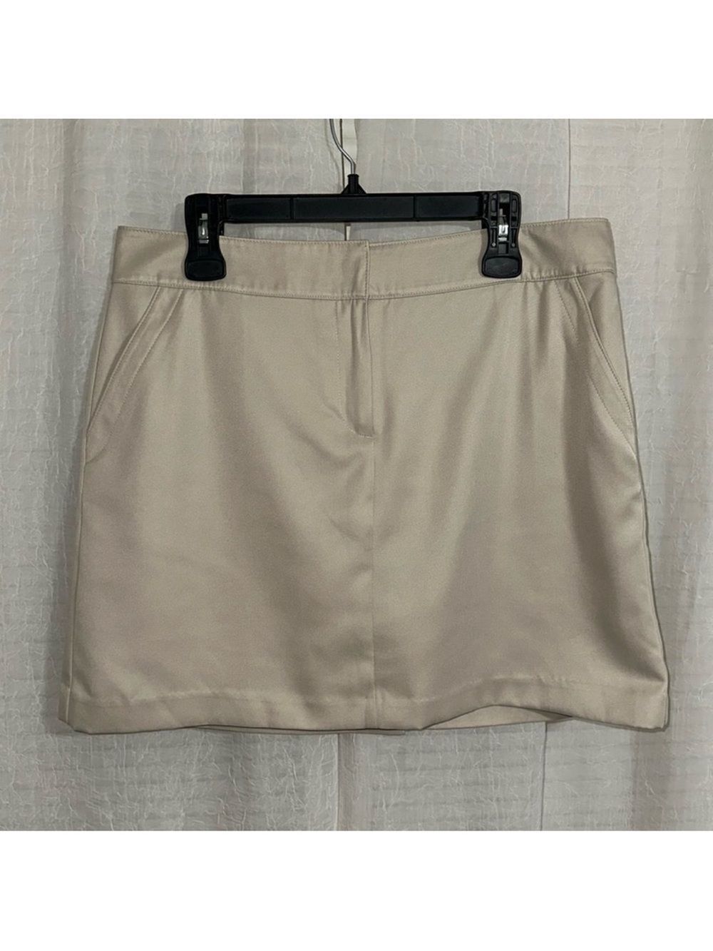 IZOD Golf 12 Beige Microfiber Three Pocket Athletic Skort